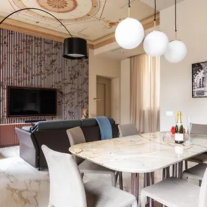  Apartment Palazzo Visconti - By Myhomeincomo
